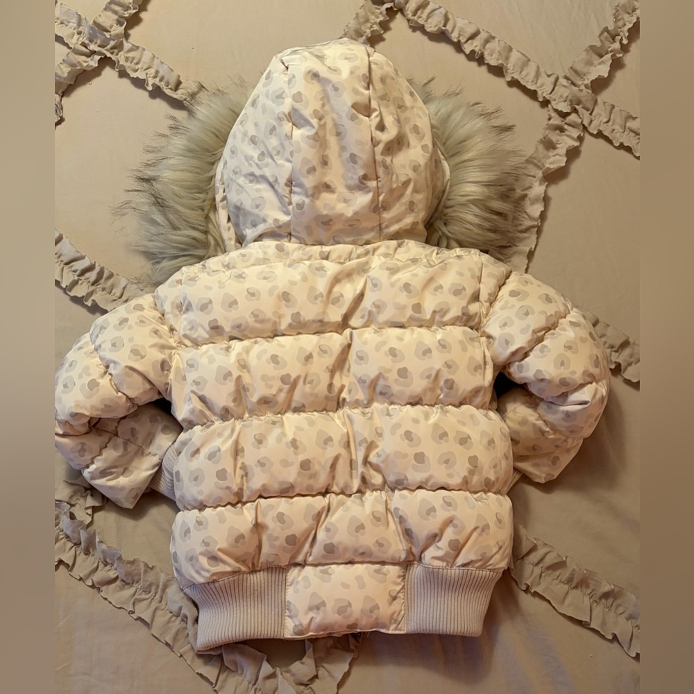 Appaman-KidsSnow Leopard Winter Cream Puffer Coat, Preloved Size 2T - Picture 4 of 7
